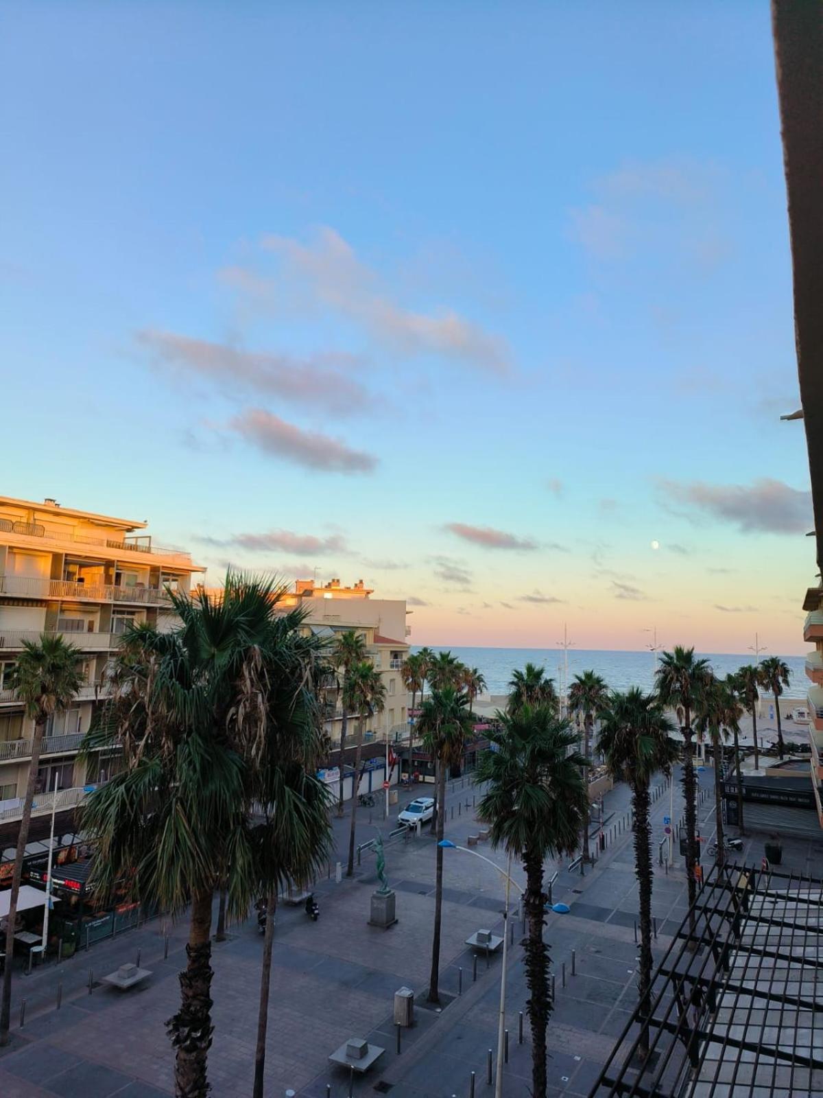 Appartement T2 Vue Sur Mer, Place Mediterranee Canet-en-Roussillon Kültér fotó